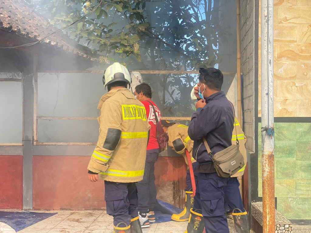 Kebakaran Tumpukan Sampah